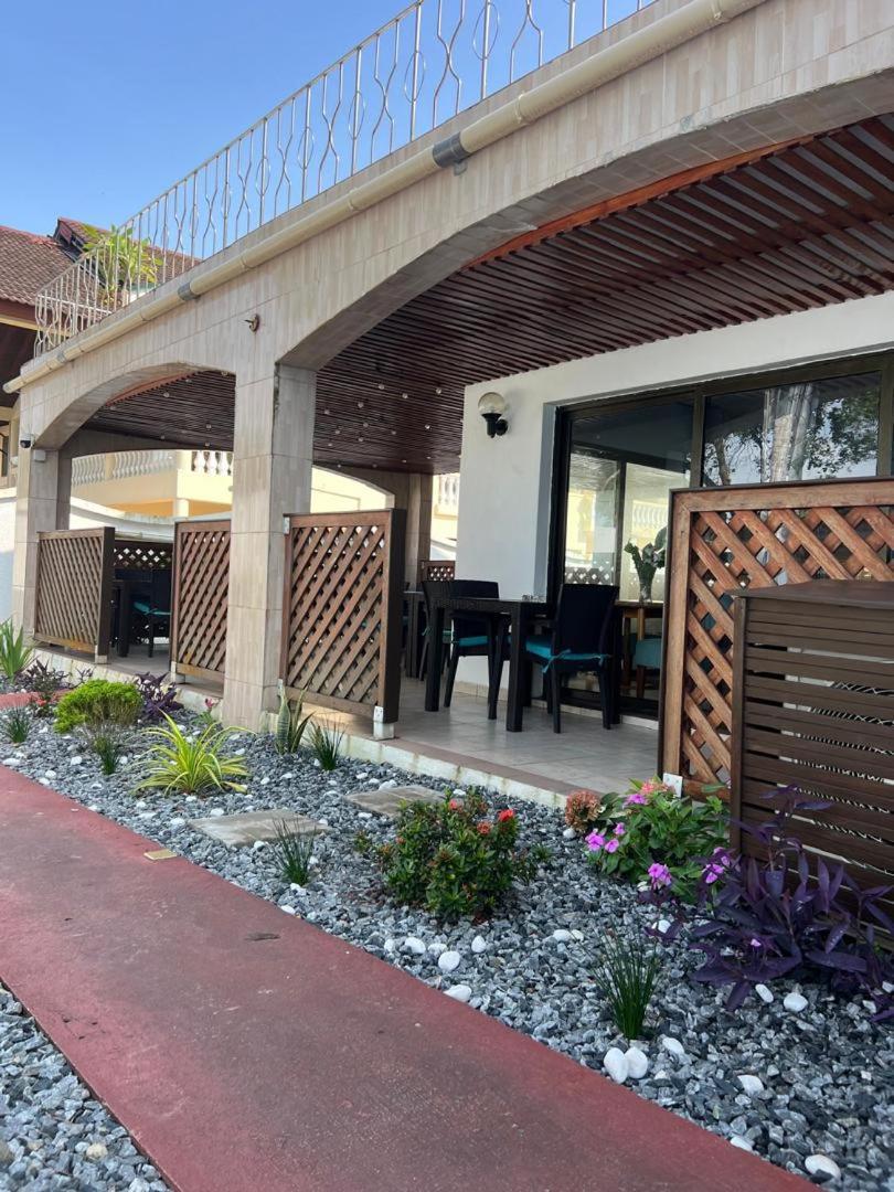 Residence Hoteliere Oceane Libreville Eksteriør billede