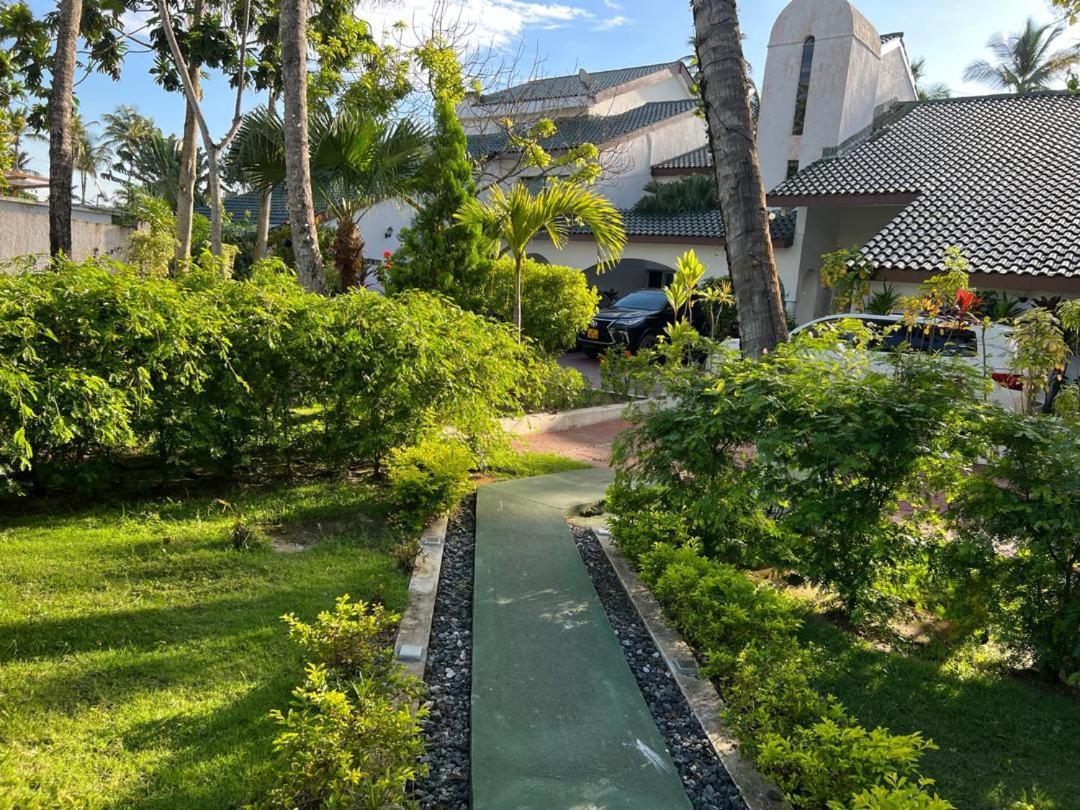 Residence Hoteliere Oceane Libreville Eksteriør billede