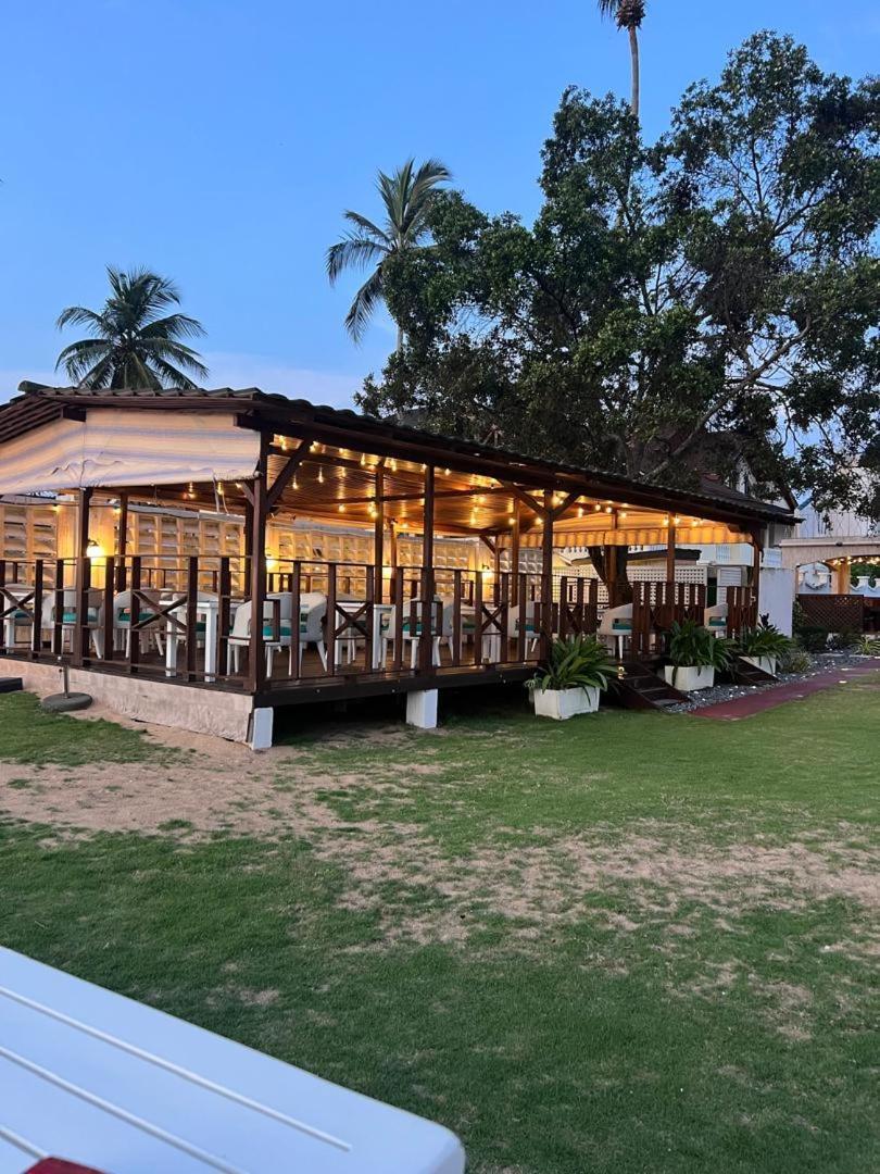 Residence Hoteliere Oceane Libreville Eksteriør billede
